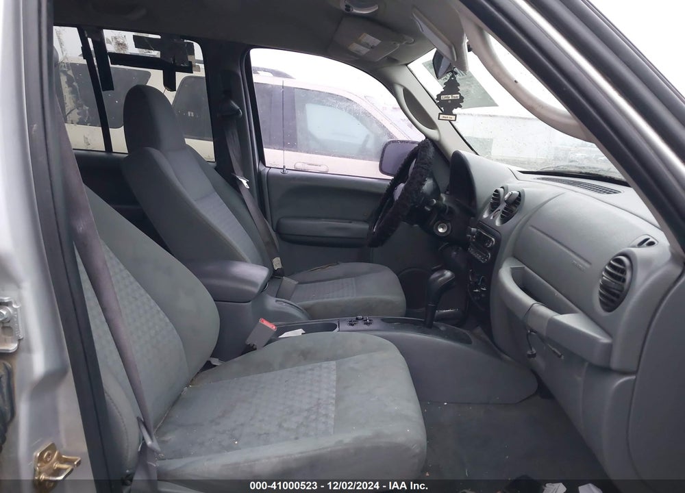 2005 JEEP LIBERTY SPORT VIN: 1J8GL48K65W680311