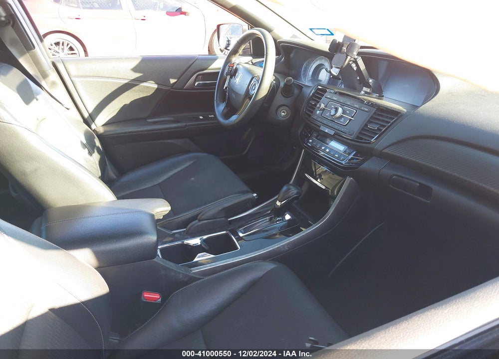 2016 HONDA ACCORD SPORT VIN: 1HGCR2F59GA200382