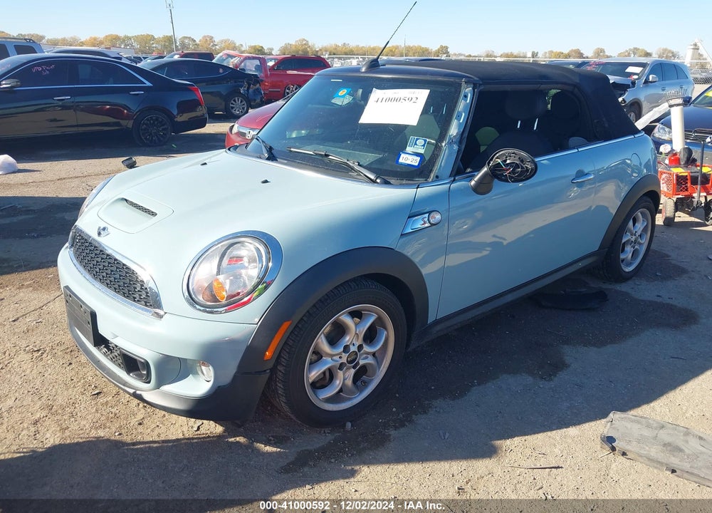 2013 MINI COOPER CONVERTIBLE S VIN: WMWZP3C56DT705883
