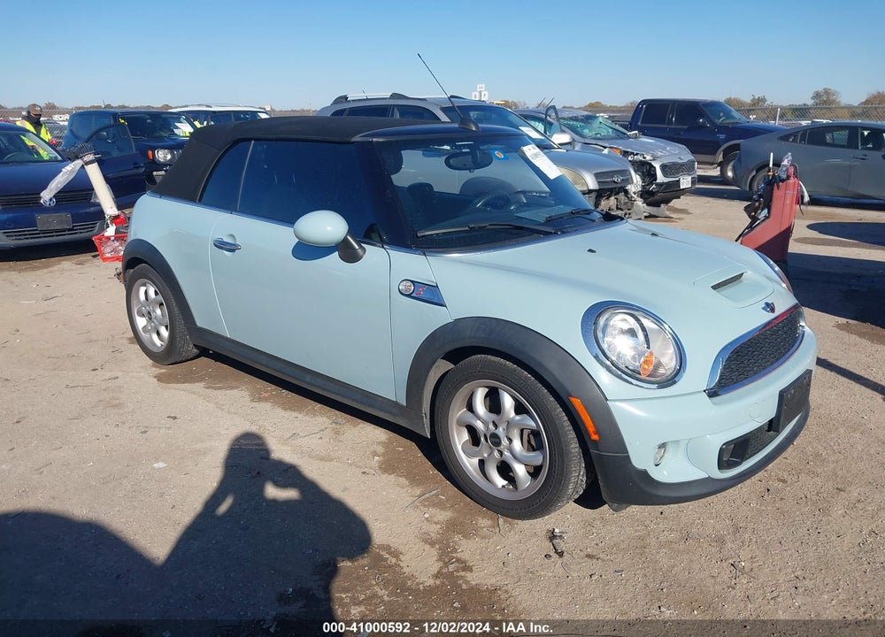 2013 MINI COOPER CONVERTIBLE S VIN: WMWZP3C56DT705883