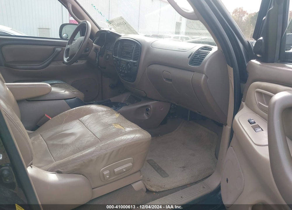 2004 TOYOTA SEQUOIA SR5 V8 VIN: 5TDZT34A94S208528