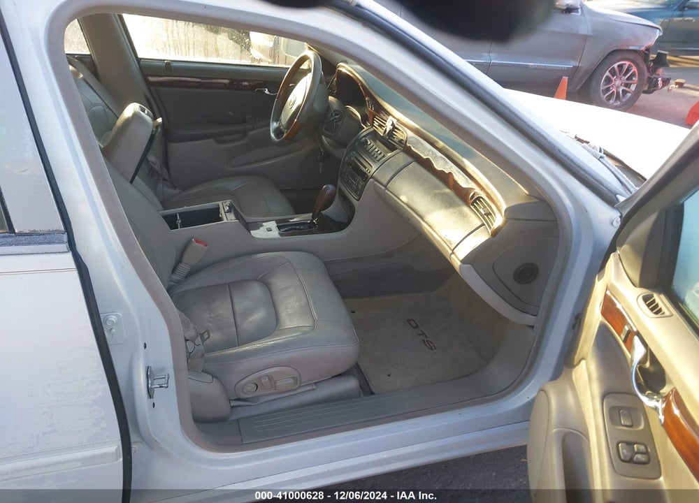 2004 CADILLAC DEVILLE DTS VIN: 1G6KF57974U191572