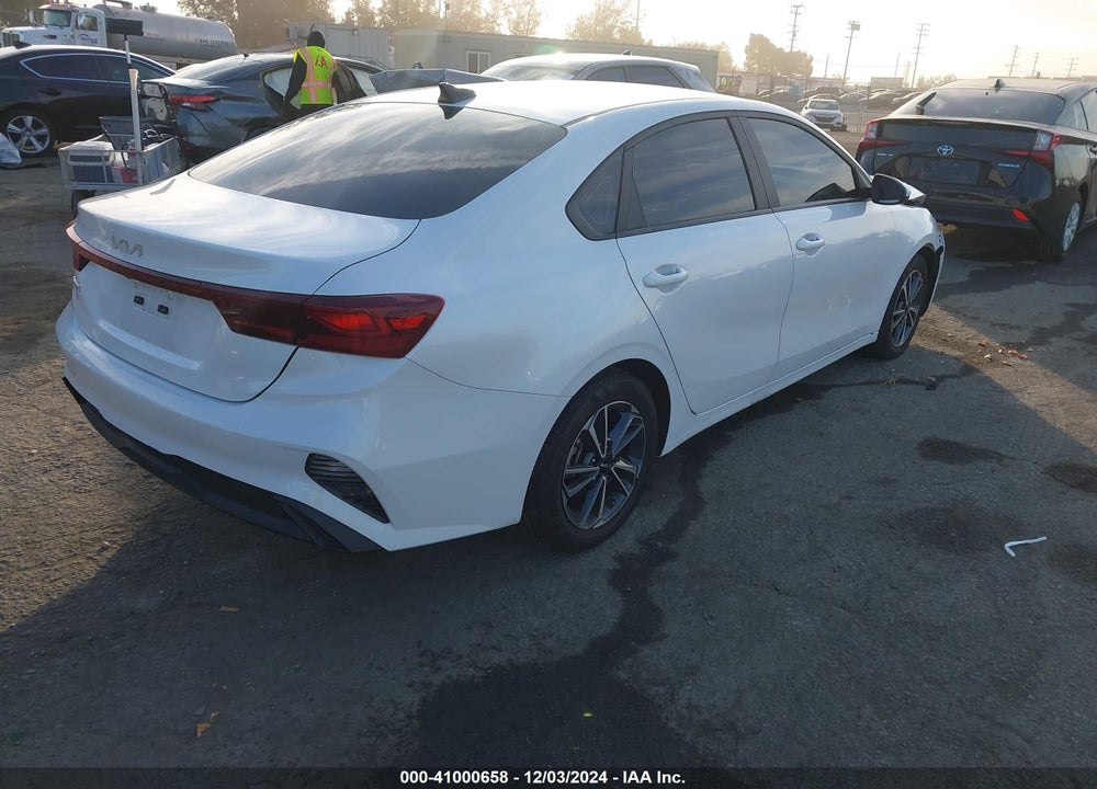 2024 KIA FORTE LXS VIN: 3KPF24AD0RE729441