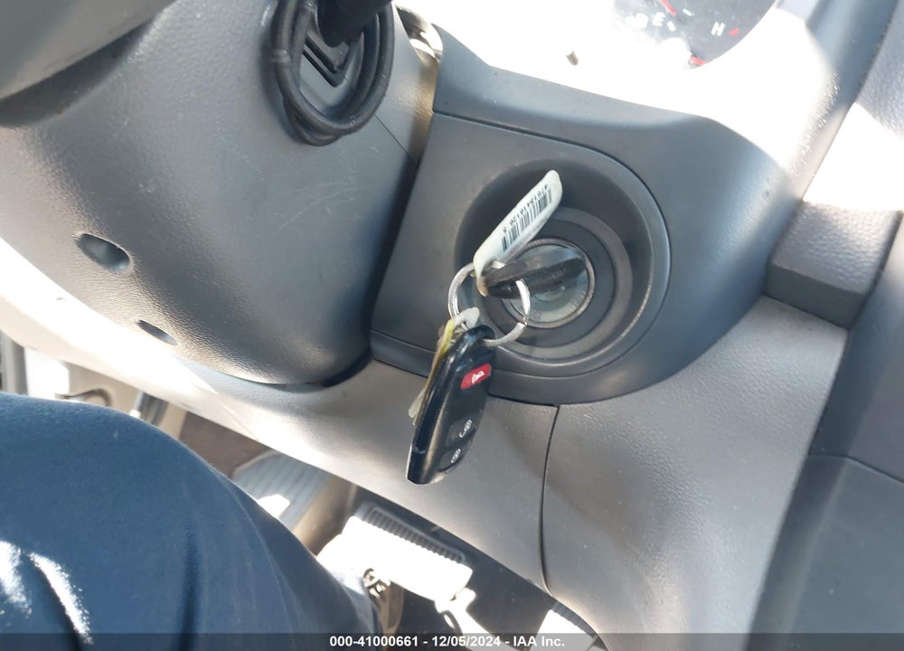 2011 KIA SEDONA LX VIN: KNDMG4C73B6370274