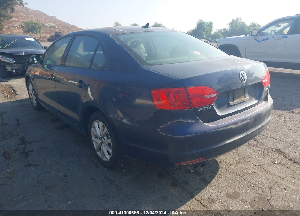 2011 VOLKSWAGEN JETTA 2.5L SE VIN: 3VWDZ7AJ2BM015314