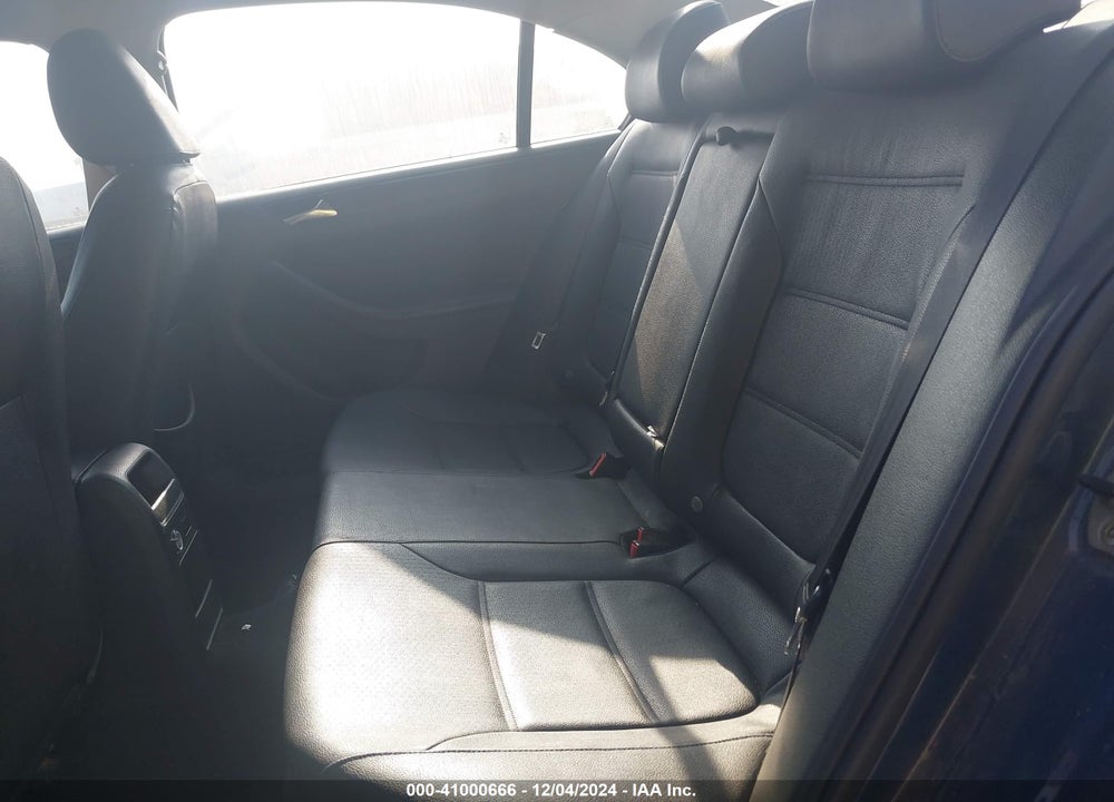 2011 VOLKSWAGEN JETTA 2.5L SE VIN: 3VWDZ7AJ2BM015314