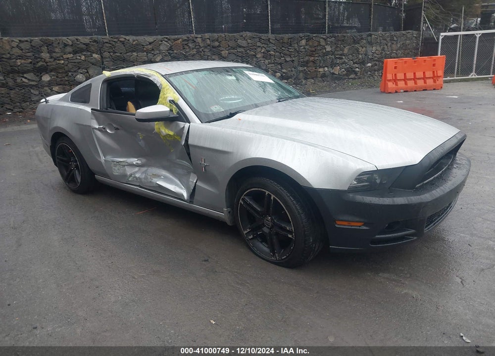 2013 FORD MUSTANG V6 PREMIUM VIN: 1ZVBP8AM2D5268056
