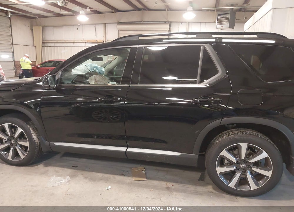 2025 HONDA PILOT TOURING VIN: 5FNYG1H77SB023947