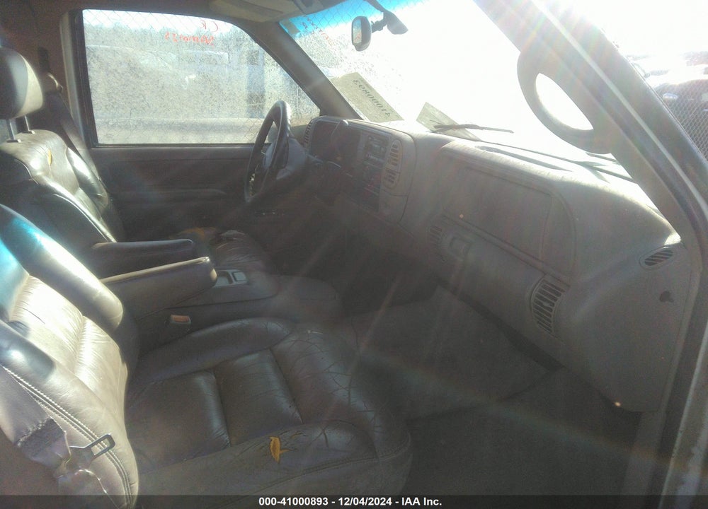 1999 CHEVROLET TAHOE LS VIN: 1GNEC13R7XJ525551