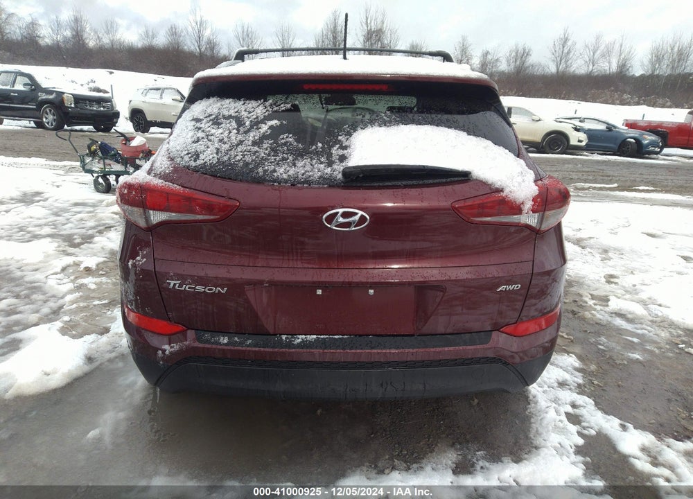 2017 HYUNDAI TUCSON SE VIN: KM8J3CA47HU302254
