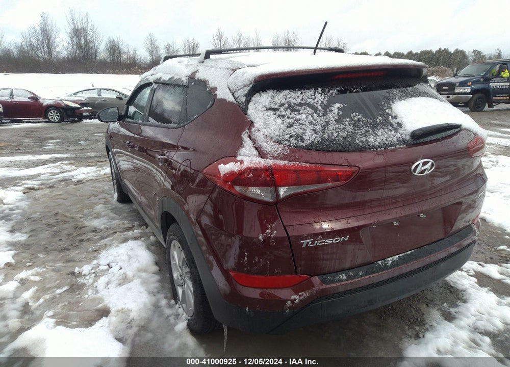 2017 HYUNDAI TUCSON SE VIN: KM8J3CA47HU302254