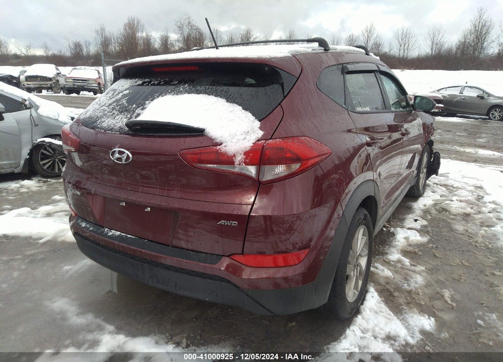 2017 HYUNDAI TUCSON SE VIN: KM8J3CA47HU302254