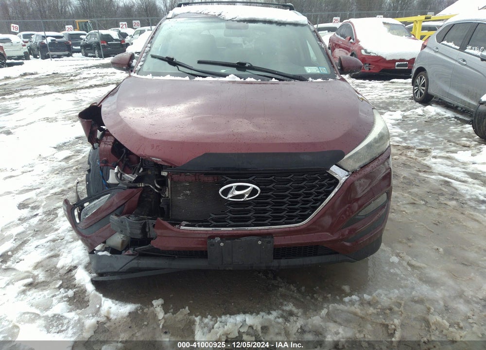 2017 HYUNDAI TUCSON SE VIN: KM8J3CA47HU302254