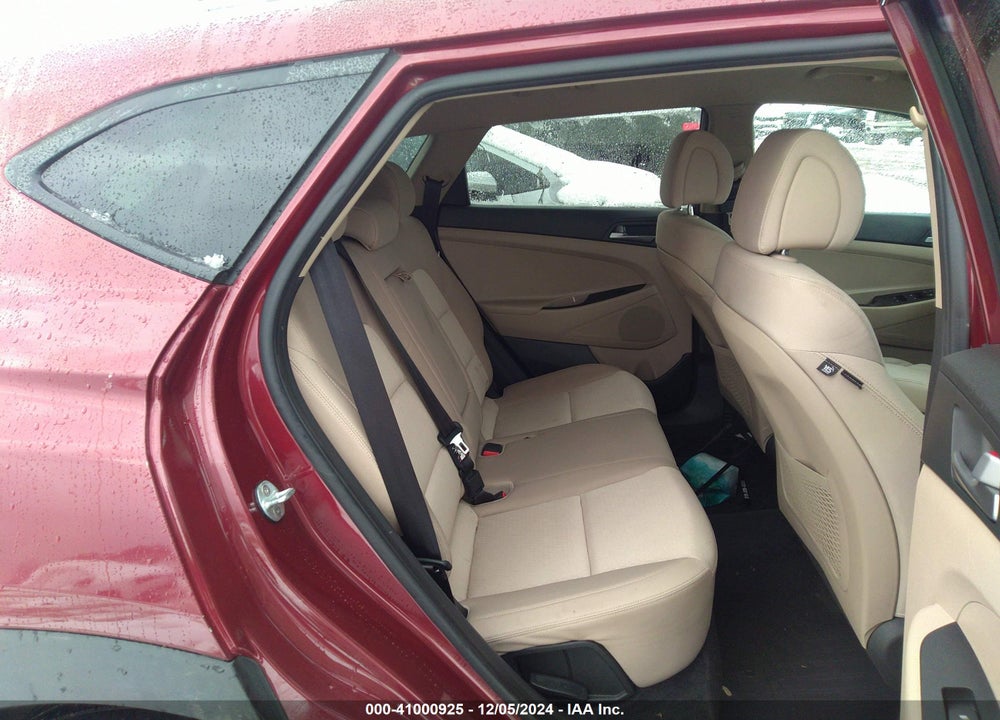2017 HYUNDAI TUCSON SE VIN: KM8J3CA47HU302254