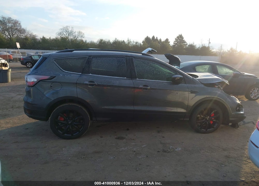 2018 FORD ESCAPE SE VIN: 1FMCU9GD4JUA61582