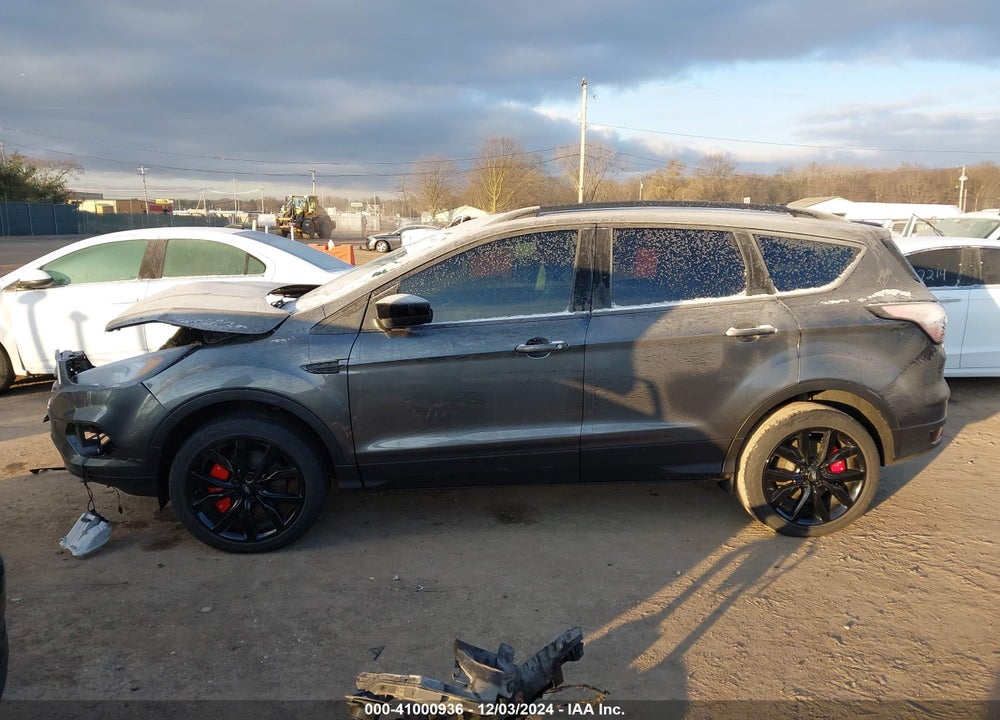 2018 FORD ESCAPE SE VIN: 1FMCU9GD4JUA61582