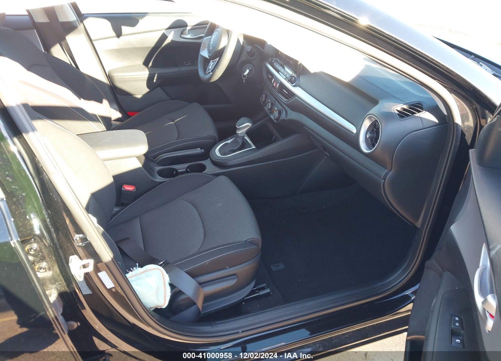 2024 KIA FORTE VIN: 3KPF24AD1RE774341