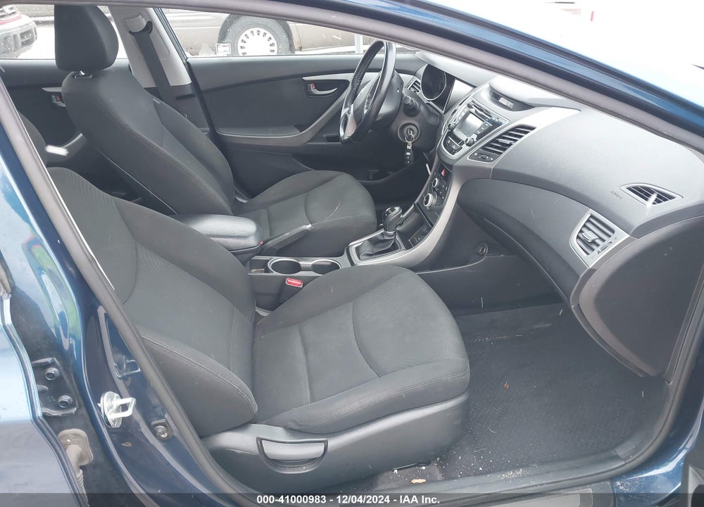 2015 HYUNDAI ELANTRA SE VIN: KMHDH4AE8FU392315