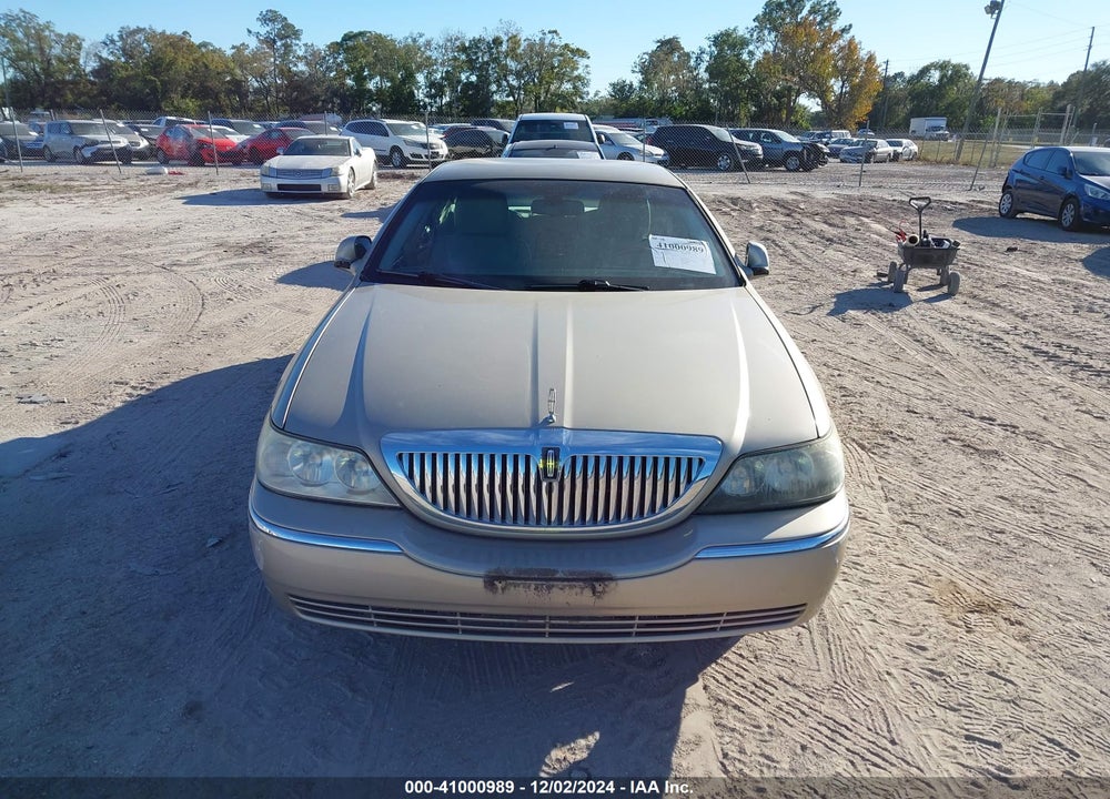 2011 LINCOLN TOWN CAR SIGNATURE LIMITED VIN: 2LNBL8CV2BX757794