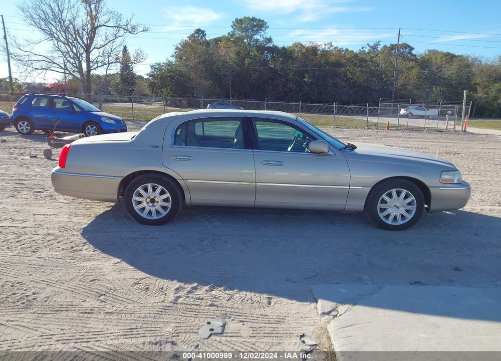 2011 LINCOLN TOWN CAR SIGNATURE LIMITED VIN: 2LNBL8CV2BX757794