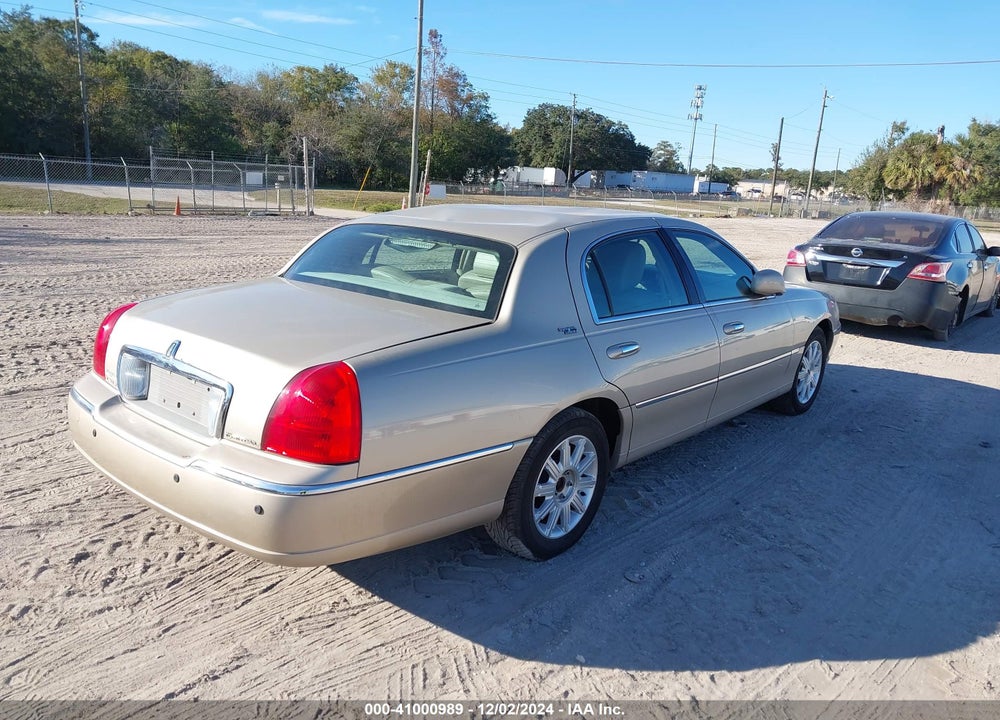 2011 LINCOLN TOWN CAR SIGNATURE LIMITED VIN: 2LNBL8CV2BX757794