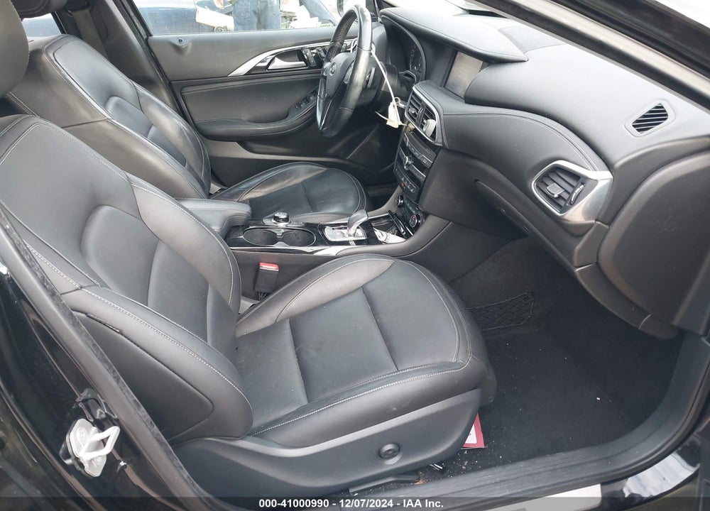 2017 INFINITI QX30 PREMIUM VIN: SJKCH5CR6HA023928