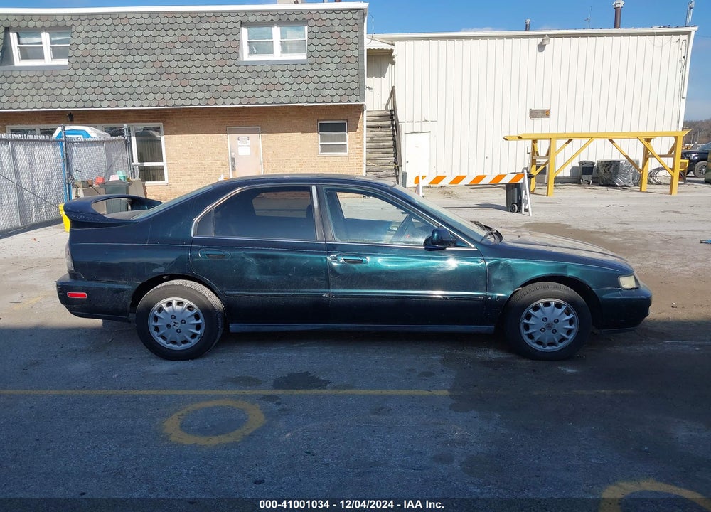 1996 HONDA ACCORD EX VIN: 1HGCD5661TA153206