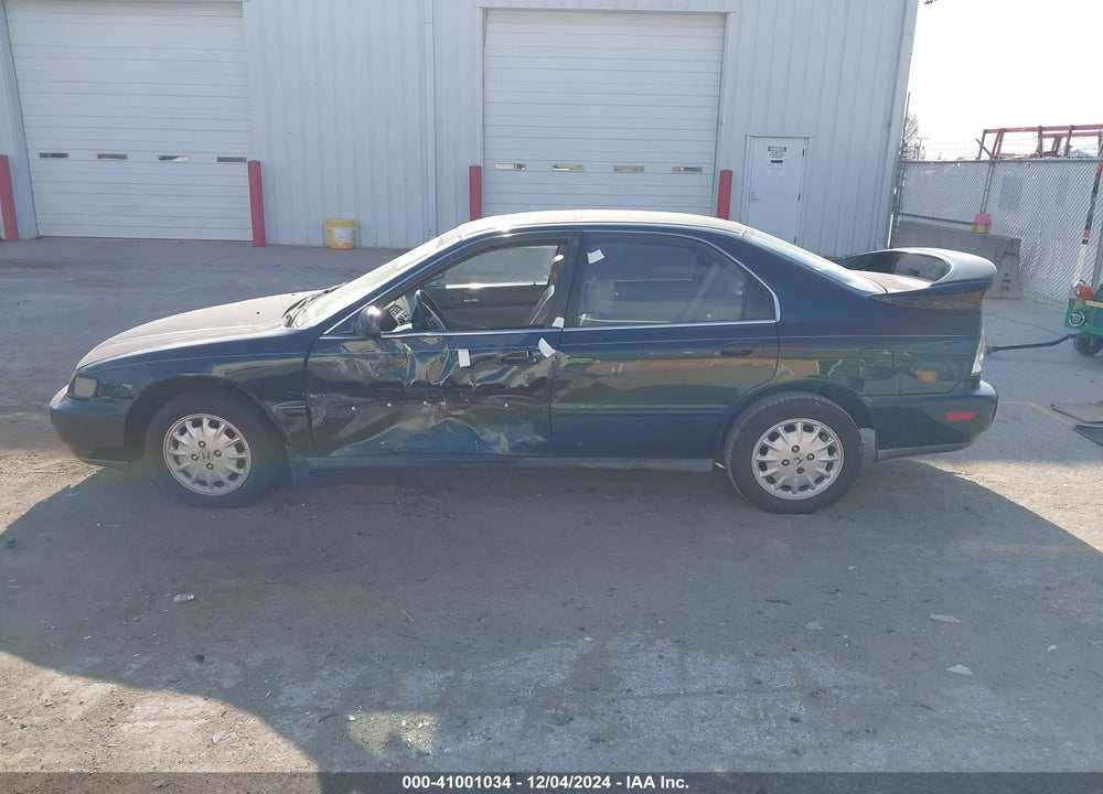 1996 HONDA ACCORD EX VIN: 1HGCD5661TA153206