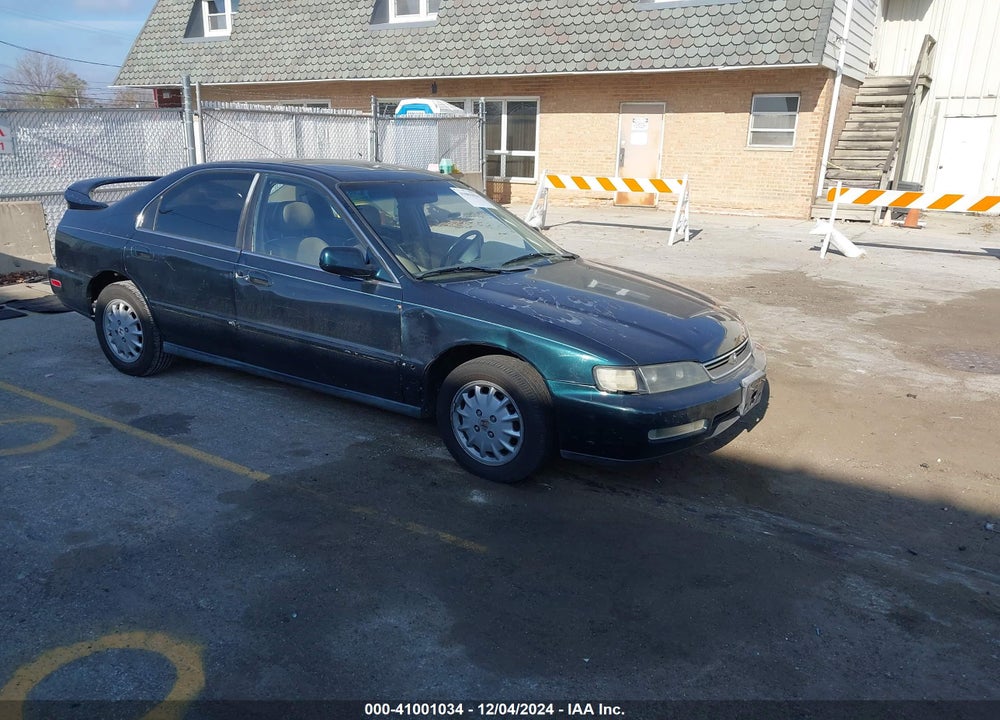 1996 HONDA ACCORD EX VIN: 1HGCD5661TA153206