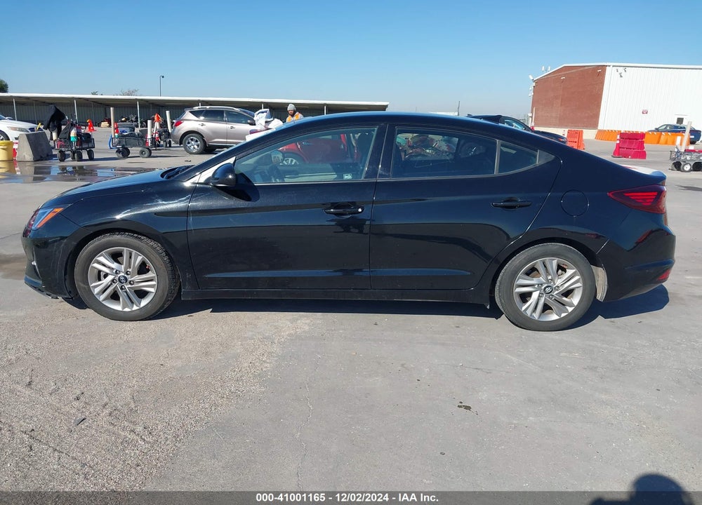 2019 HYUNDAI ELANTRA VIN: 5NPD84LF3KH470952