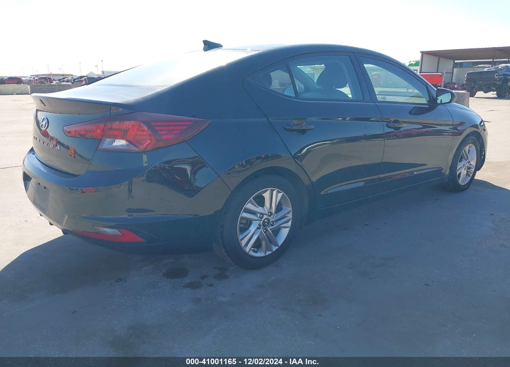 2019 HYUNDAI ELANTRA VIN: 5NPD84LF3KH470952