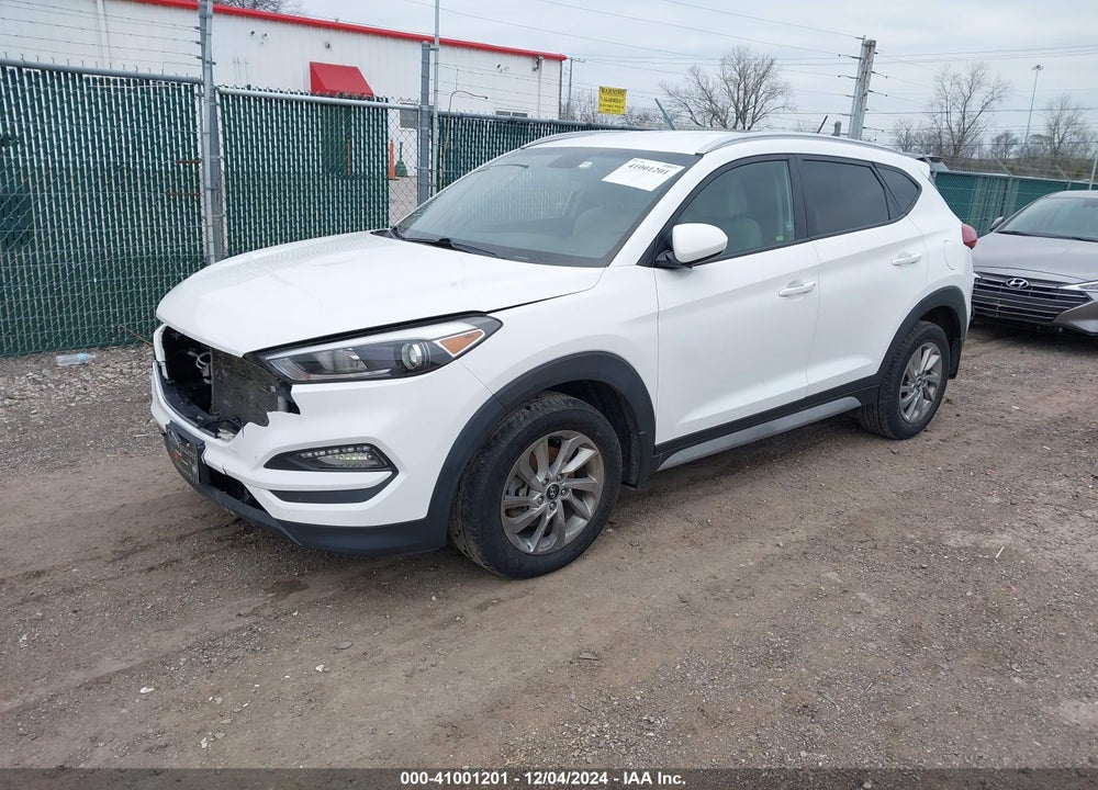 2017 HYUNDAI TUCSON SE VIN: KM8J33A46HU567196