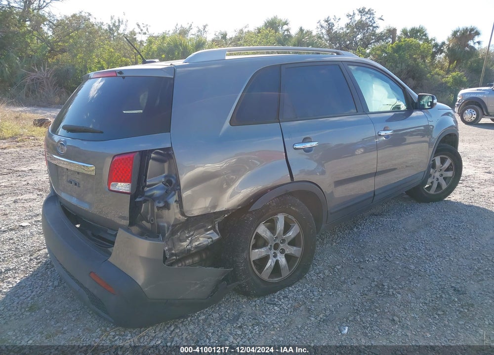 2011 KIA SORENTO LX VIN: 5XYKT3A1XBG140286