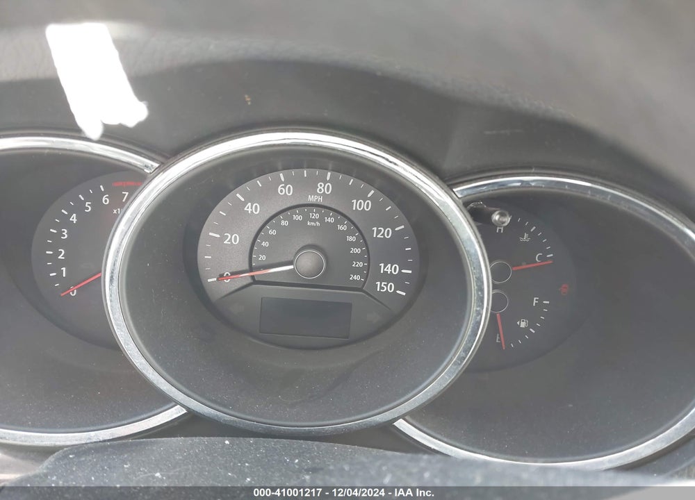2011 KIA SORENTO LX VIN: 5XYKT3A1XBG140286