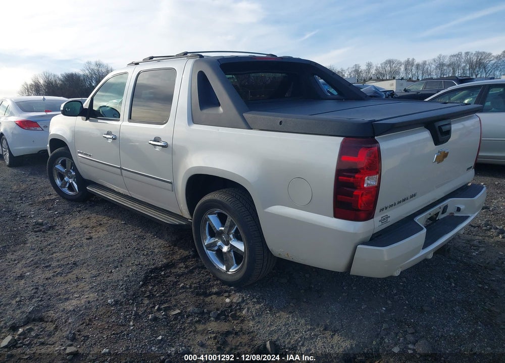 2011 CHEVROLET AVALANCHE 1500 LTZ VIN: 3GNTKGE39BG124857