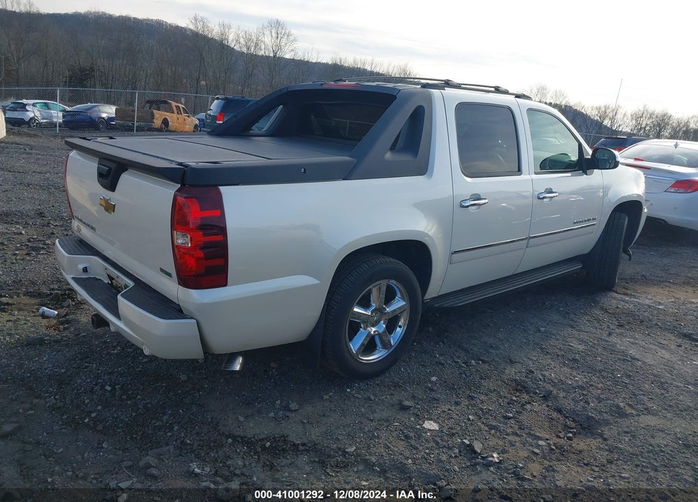 2011 CHEVROLET AVALANCHE 1500 LTZ VIN: 3GNTKGE39BG124857