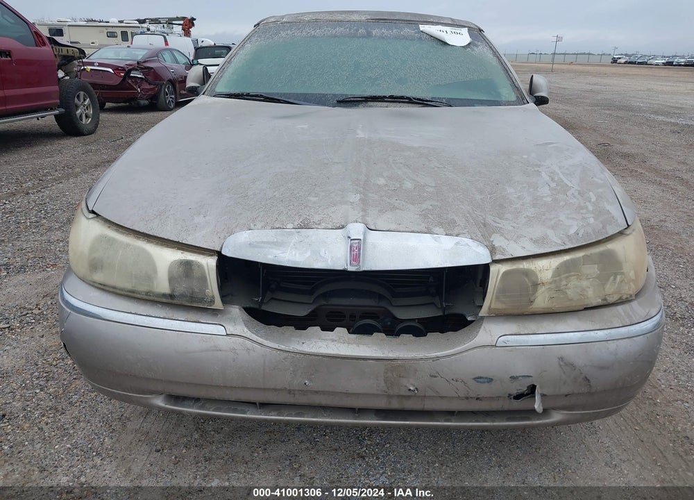 2000 LINCOLN TOWN CAR SIGNATURE VIN: 1LNHM82W2YY831547