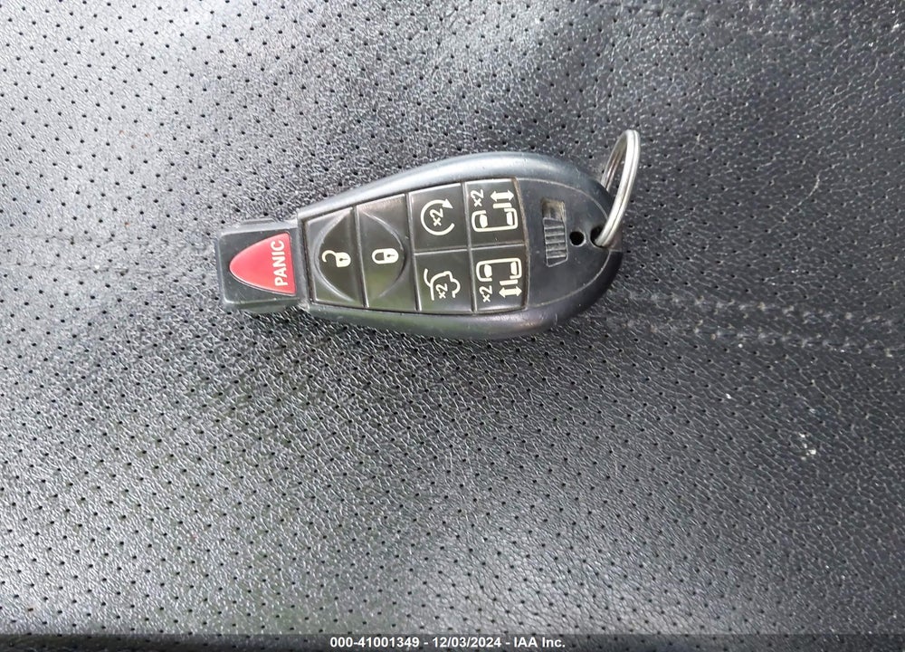 2011 CHRYSLER TOWN & COUNTRY TOURING-L VIN: 2A4RR8DG8BR759288