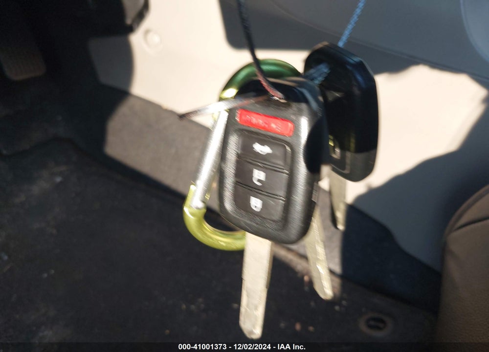 2015 HONDA CIVIC LX VIN: 19XFB2F53FE287028