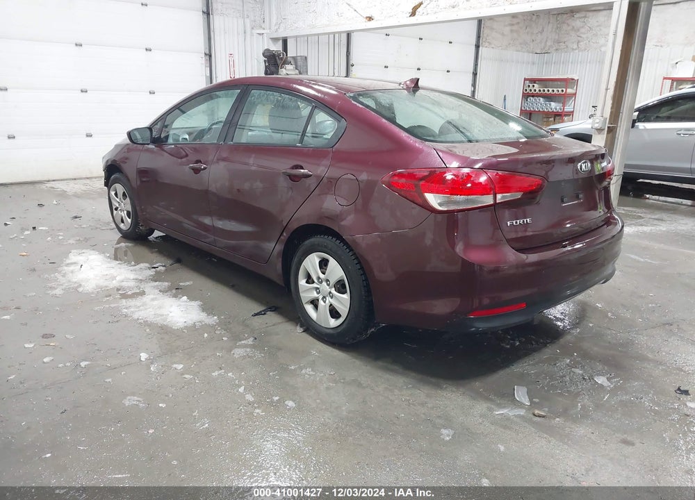 2018 KIA FORTE VIN: 3KPFK4A78JE220695
