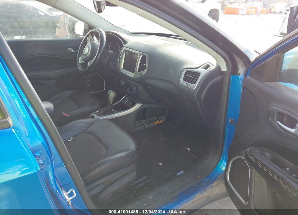 2018 JEEP COMPASS LATITUDE FWD VIN: 3C4NJCBB9JT105885
