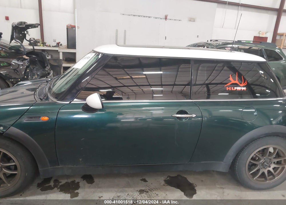 2002 MINI COOPER VIN: WMWRC33472TC33910