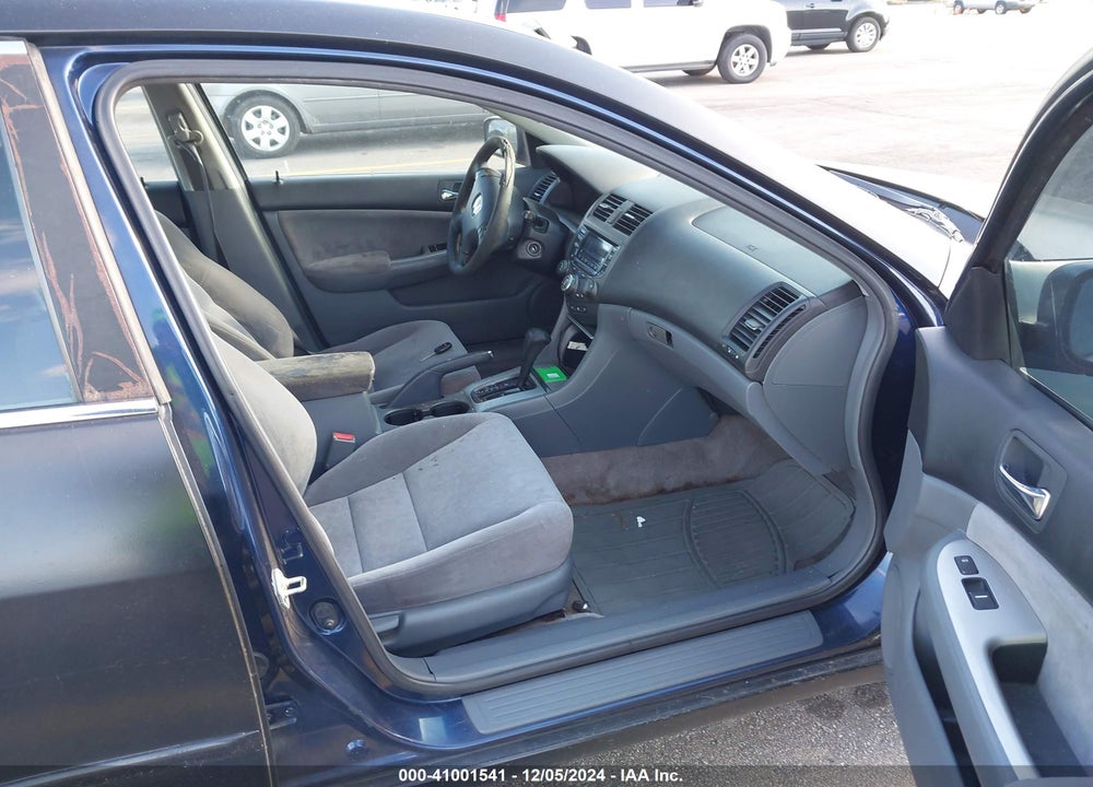 2003 HONDA ACCORD 2.4 EX VIN: JHMCM56683C032853