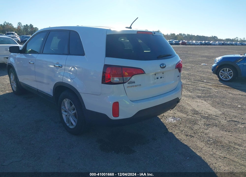 2014 KIA SORENTO LX VIN: 5XYKT3A65EG514738