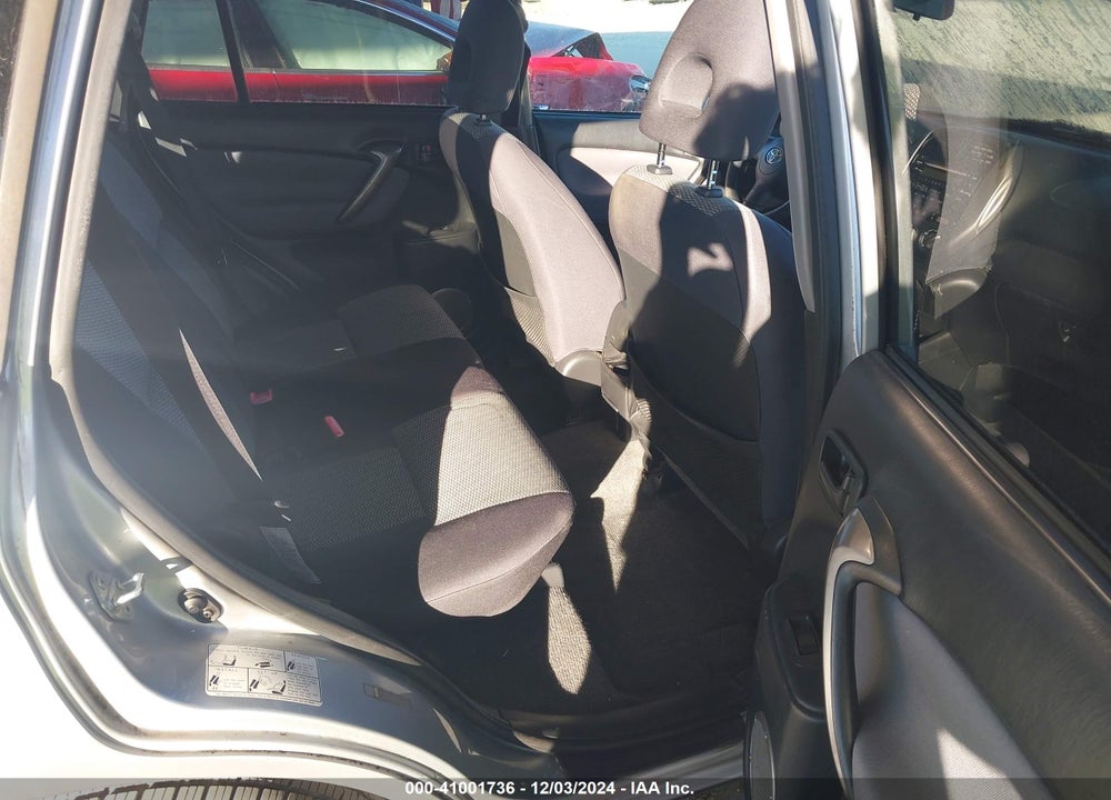 2004 TOYOTA RAV4 VIN: JTEGD20V040041207