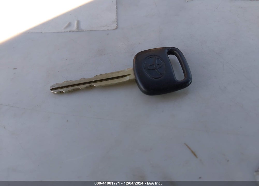1999 TOYOTA RAV4 VIN: JT3GP10V8X7051764