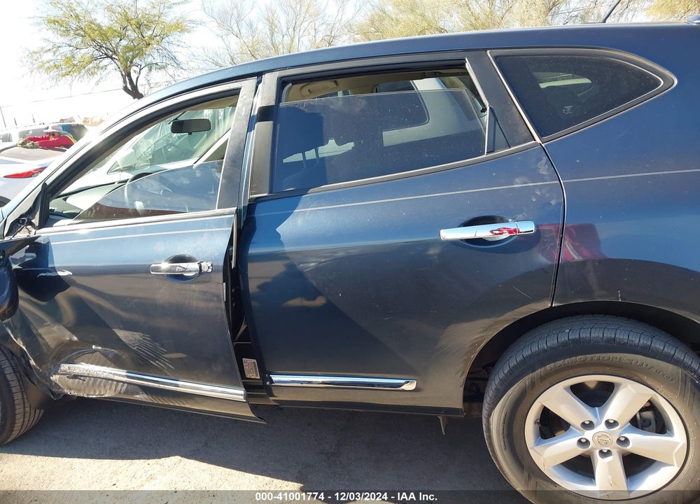 2013 NISSAN ROGUE S VIN: JN8AS5MT5DW031221