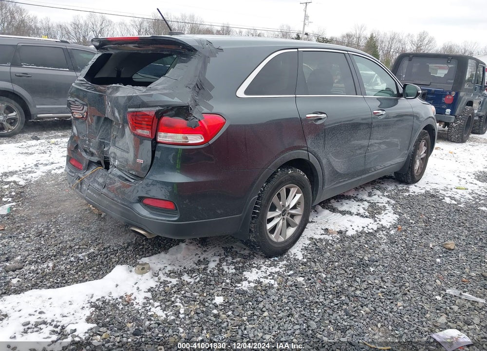 2020 KIA SORENTO 2.4L LX VIN: 5XYPG4A32LG711840