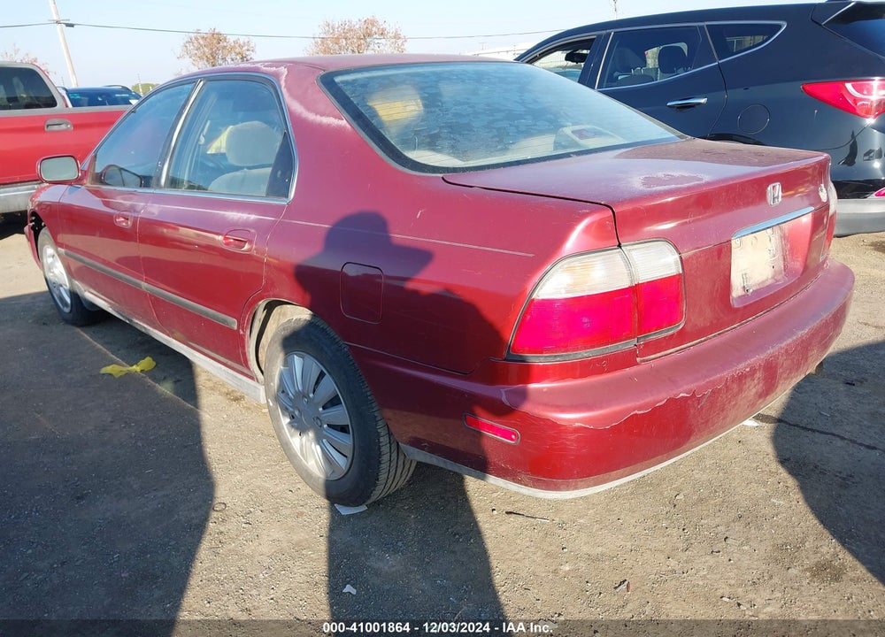 1997 HONDA ACCORD LX VIN: 1HGCD5530VA068724