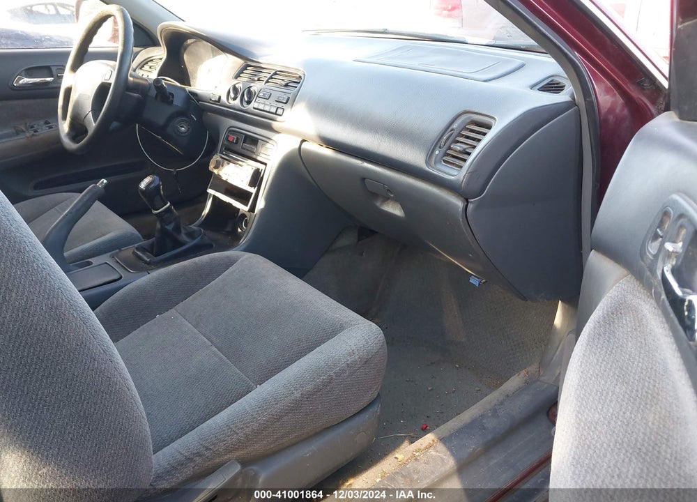 1997 HONDA ACCORD LX VIN: 1HGCD5530VA068724